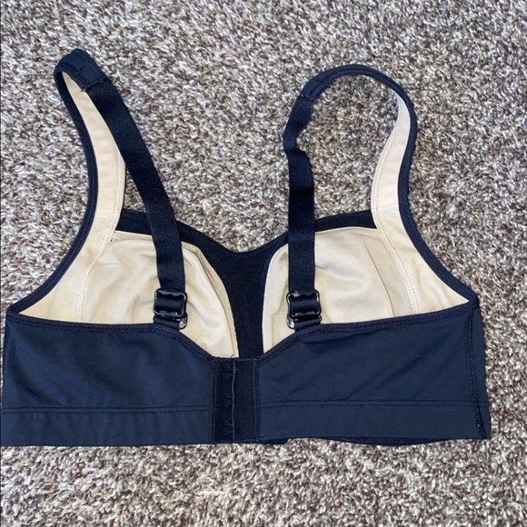 Womens Lululemon Sports Bra Size 34C Black Colored - Picture 3 of 5